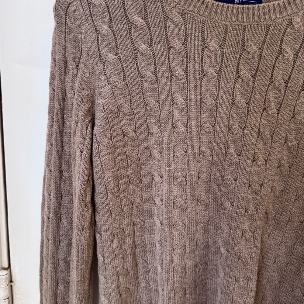 GAP Brown Cable Knit Sweater in Size Medium - Picture 5 of 8